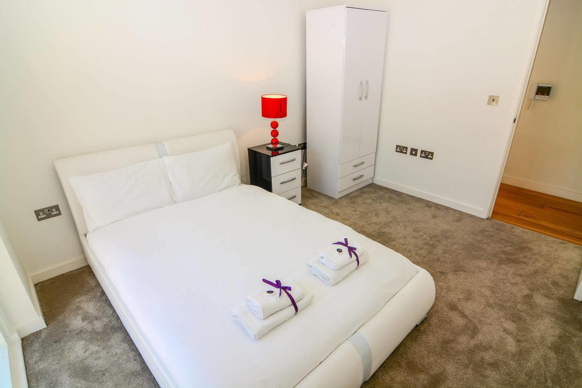 Apartment Wharf - Cambridge Av Londyn Zewnętrze zdjęcie